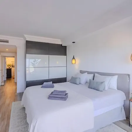 2 Bedroom Amazing Views Golf And Pool