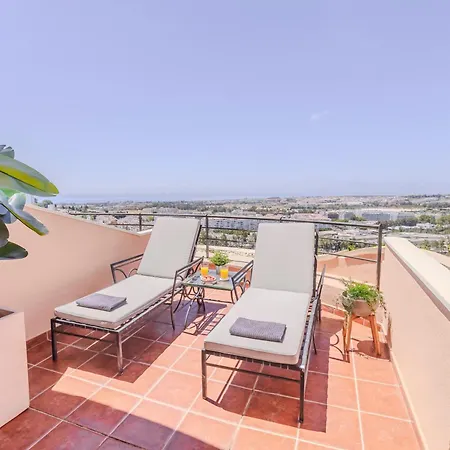 2 Bedroom Amazing Views Golf And Pool Apartment