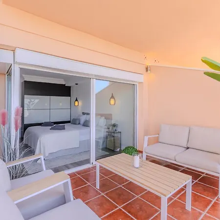 Apartment 2 Bedroom Amazing Views Golf And Pool *