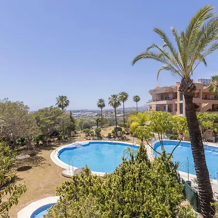 2 Bedroom Amazing Views Golf And Pool Apartment