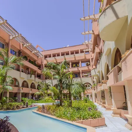 2 Bedroom Amazing Views Golf And Pool *